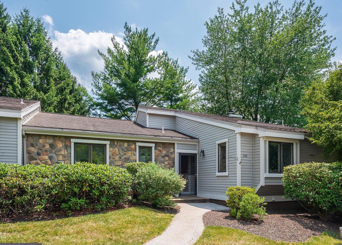 720 Inverness Dr, West Chester, PA 19380